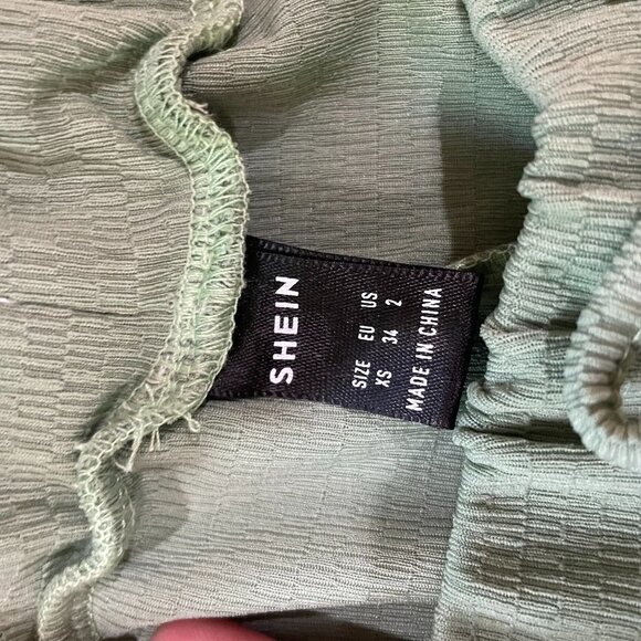 2 Piece SHEIN Shorts & Crop Top Set - size XS - Picture 6 of 7